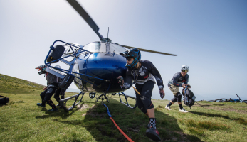 Gaspi objevil nové hřiště pro heli-biking? Kde? V Rumunsku!